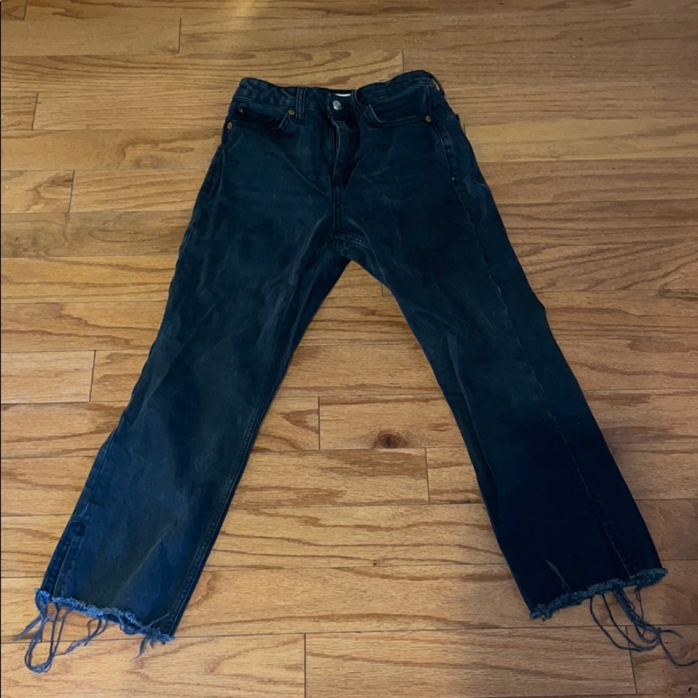 BLACK TOPSHOP STRAIGHT CROPPED JEANS